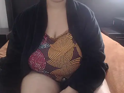 XHotJuicyBootyXX online show from 07/03/26, 09:05