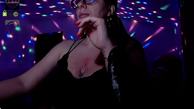 SonyaDevon online show from 01/11/25, 06:03