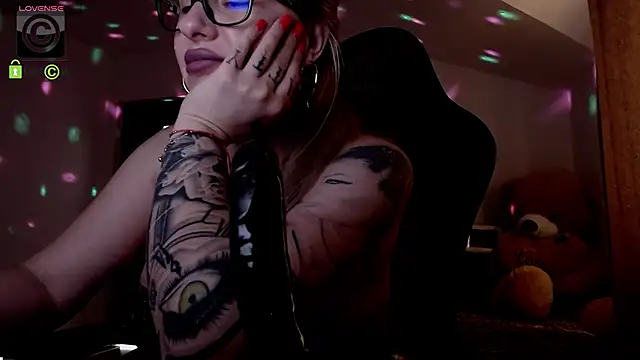 SonyaDevon online show from 01/28/25, 10:02