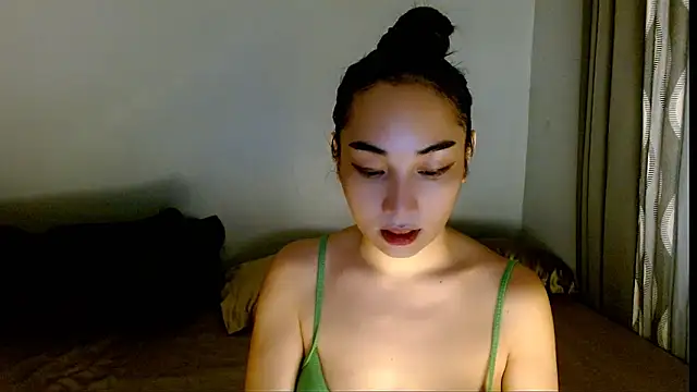 SweetLilly 18 online show from 04/09/26, 03:06