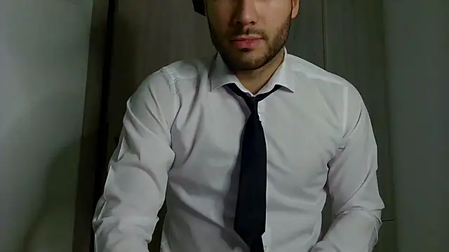 Snapshot of Justynn1 chatting on 01/12/25, 12:07 Justynn1 online show from 01/12/25, 12:07