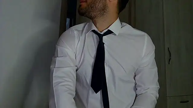 Snapshot of Justynn1 chatting on 09/26/25, 05:00 Justynn1 online show from 09/26/25, 05:00