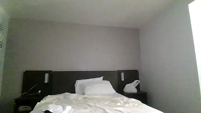 laylastarz online show from 10/30/25, 05:46