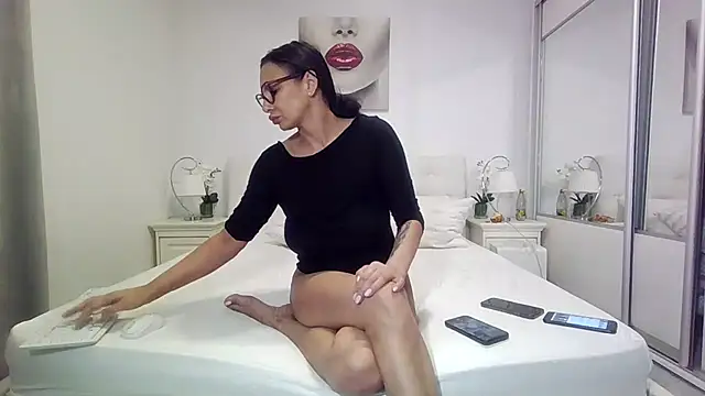 alisonya1 online show from 02/04/26, 05:24