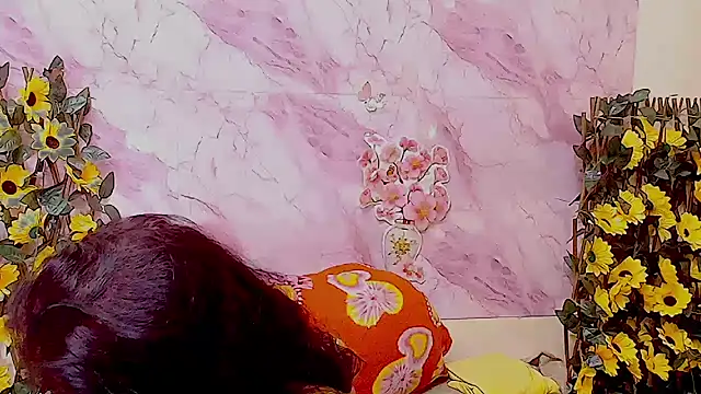 IndianAllure online show from 01/08/26, 05:54