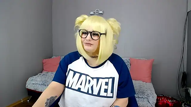 Estheri online show from 02/20/25, 10:59