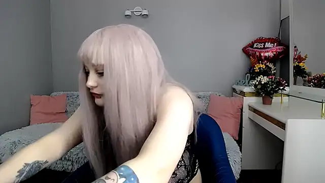 Estheri online show from 02/05/26, 07:24