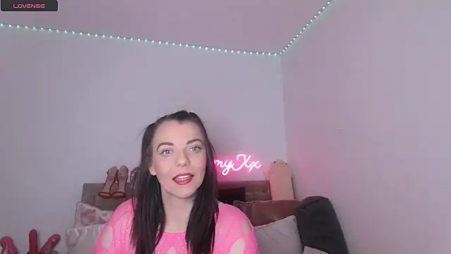 Snapshot of sluty_sammy chatting on 01/19/25, 01:01 sluty sammy online show from 01/19/25, 01:01