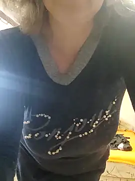 Snapshot of Elza01 chatting on 12/24/24, 07:17 Elza01 online show from 12/24/24, 07:17