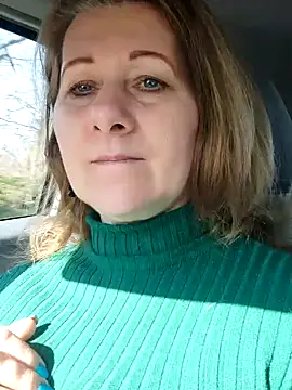 Snapshot of Elza01 chatting on 03/08/25, 09:17 Elza01 online show from 03/08/25, 09:17