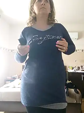 Snapshot of Elza01 chatting on 03/23/25, 07:53 Elza01 online show from 03/23/25, 07:53