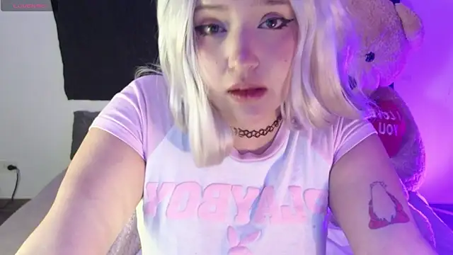 KuroChan420 online show from 01/31/25, 02:37