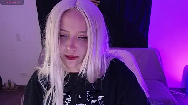 KuroChan420 online show from 02/26/25, 03:32