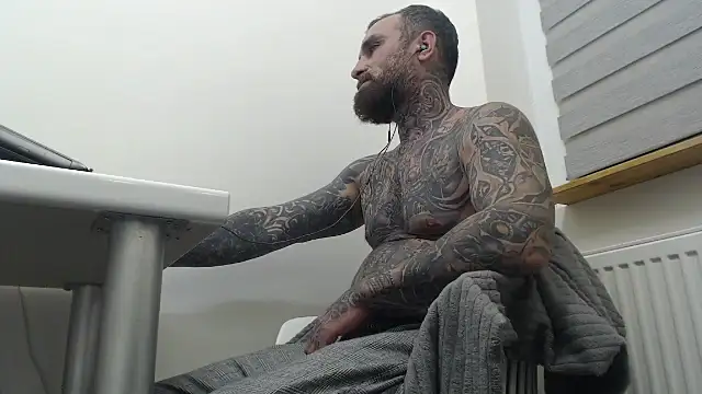 master4bitch24 online show from 11/09/25, 09:24