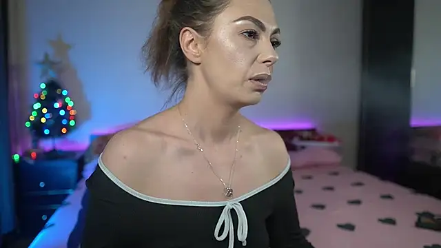 TiffanyPierce online show from 12/21/25, 09:11