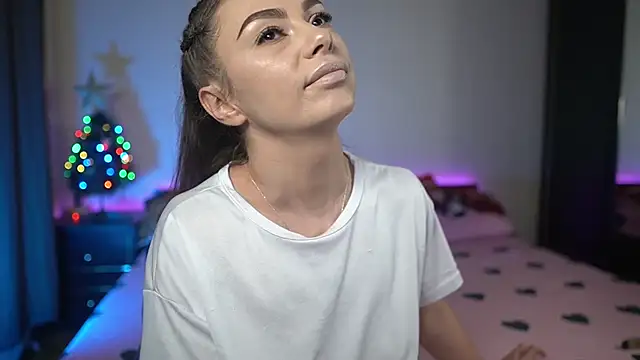 TiffanyPierce online show from 12/22/25, 09:23