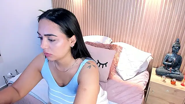 Snapshot of AMELIE_xx chatting on 01/19/25, 01:44 AMELIE xx online show from 01/19/25, 01:44