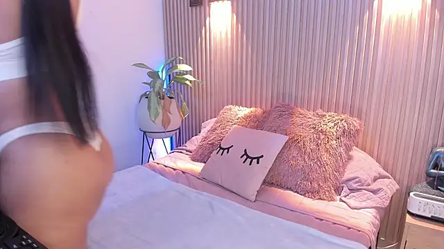 Snapshot of AMELIE_xx chatting on 10/20/25, 12:16 AMELIE xx online show from 10/20/25, 12:16