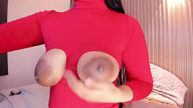 Snapshot of AMELIE_xx chatting on 10/24/25, 04:36 AMELIE xx online show from 10/24/25, 04:36