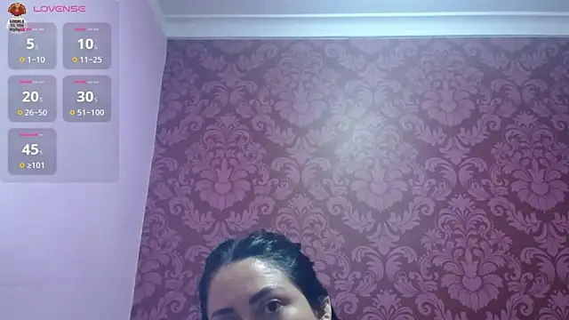 Snapshot of juliana_diaz chatting on 06/16/26, 11:24 juliana diaz online show from 06/16/26, 11:24