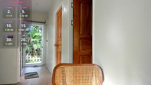 Snapshot of MiracleCam chatting on 11/19/25, 01:16 MiracleCam online show from 11/19/25, 01:16