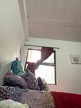 Snapshot of AlondraDiossa03 chatting on 02/04/26, 06:14 AlondraDiossa03 online show from 02/04/26, 06:14