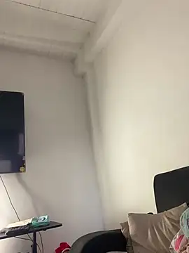 Snapshot of AlondraDiossa03 chatting on 02/21/26, 06:42 AlondraDiossa03 online show from 02/21/26, 06:42