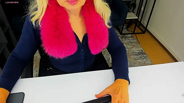 Snapshot of Abby_Moore_ chatting on 01/29/25, 10:16 Abby Moore online show from 01/29/25, 10:16