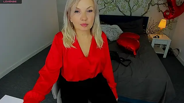 Snapshot of Abby_Moore_ chatting on 02/17/25, 05:14 Abby Moore online show from 02/17/25, 05:14