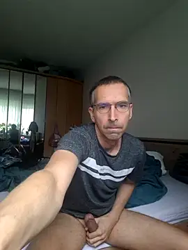 Geiler-boy313 online show from 04/19/26, 09:41