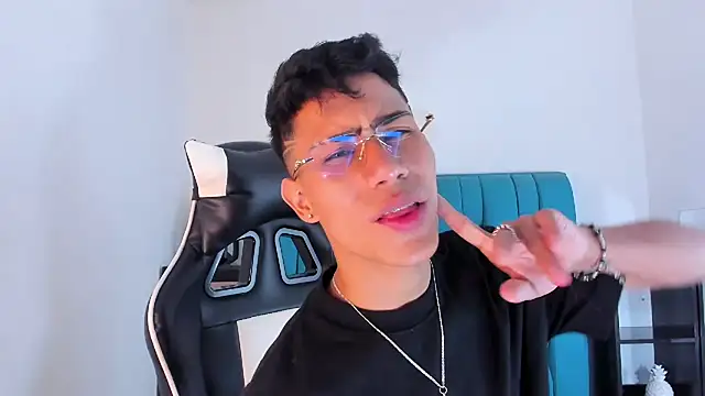 AlanNaughty online show from 02/06/25, 08:56