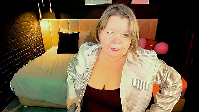 Shannonshine online show from 02/18/26, 01:40