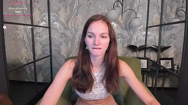 Snapshot of MirandaGlow chatting on 02/06/25, 08:50 MirandaGlow online show from 02/06/25, 08:50