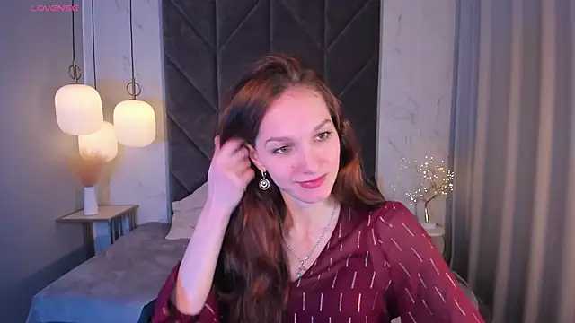 Snapshot of MirandaGlow chatting on 03/10/25, 05:54 MirandaGlow online show from 03/10/25, 05:54