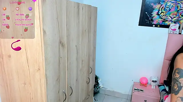 sofia gold  online show from 12/13/24, 11:45