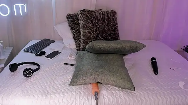 carolgaita online show from 01/30/25, 03:51