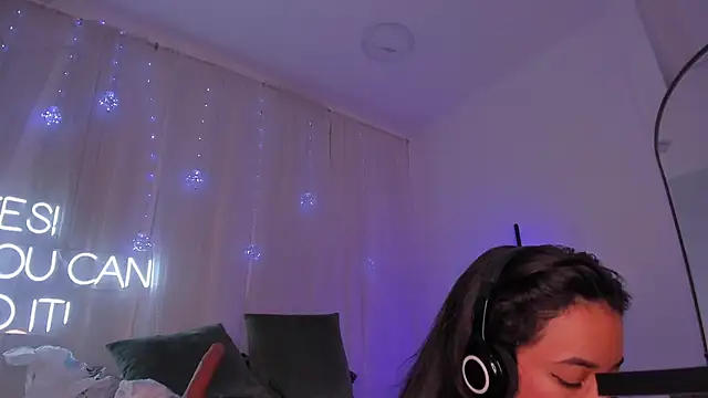 carolgaita online show from 02/03/25, 05:35