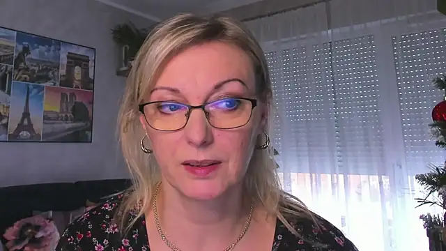 vanessa chat online show from 01/11/25, 10:19