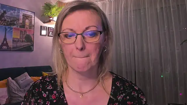 vanessa chat online show from 03/11/25, 05:57