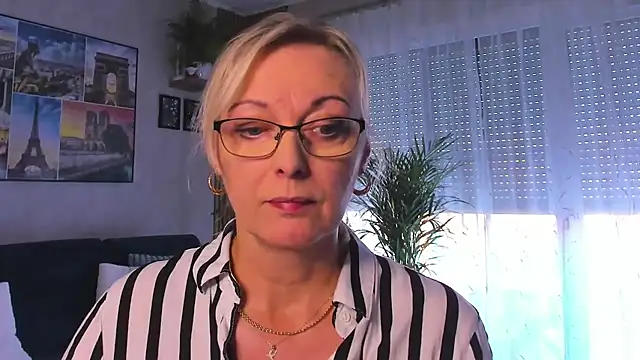 vanessa chat online show from 10/20/25, 01:33