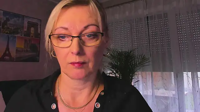 vanessa chat online show from 10/27/25, 02:32