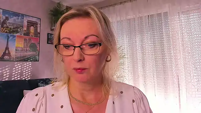 vanessa chat online show from 11/07/25, 08:47