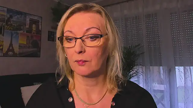 vanessa chat online show from 11/24/25, 02:17