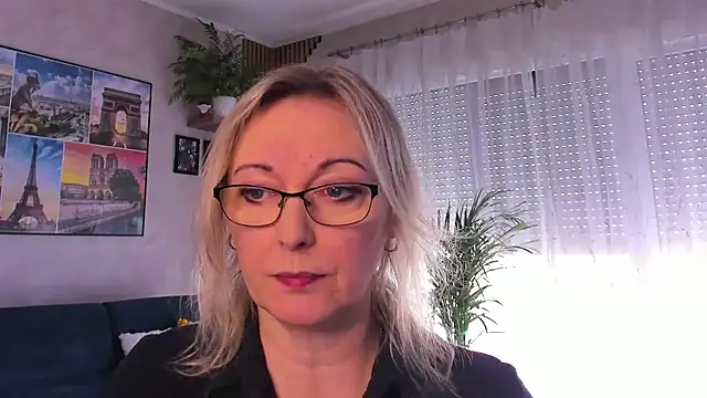 vanessa chat online show from 04/16/26, 01:23