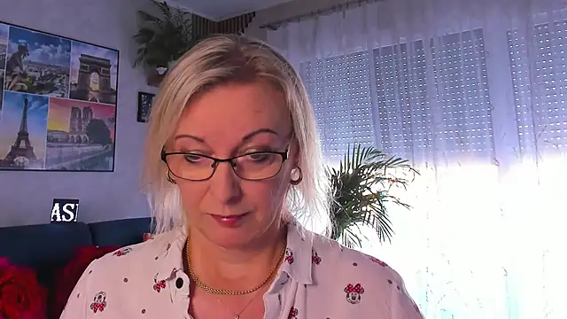 vanessa chat online show from 05/27/26, 01:30