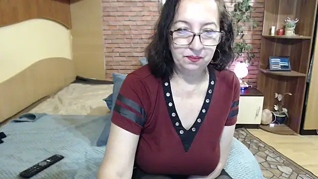 EvelyneFlirtyMilf online show from 03/02/26, 05:19