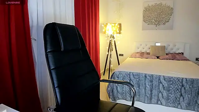 Snapshot of Colette__1977 chatting on 11/11/25, 06:19 Colette 1977 online show from 11/11/25, 06:19