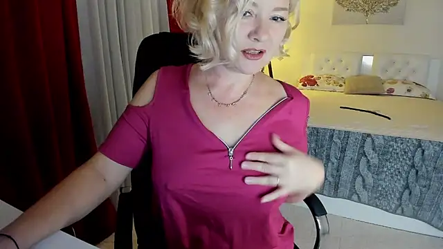 Snapshot of Colette__1977 chatting on 11/20/25, 03:12 Colette 1977 online show from 11/20/25, 03:12