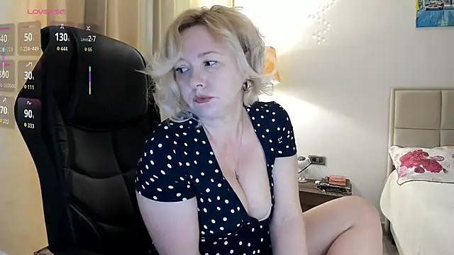 Snapshot of Colette__1977 chatting on 02/04/26, 06:19 Colette 1977 online show from 02/04/26, 06:19