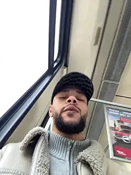 Lionayowe online show from 03/06/26, 11:06